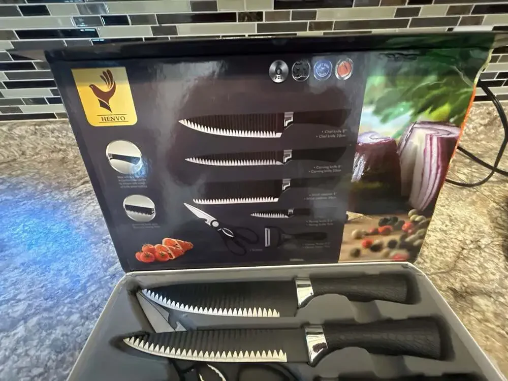 Henvo 6-Piece Non-Stick Coated Stainless Steel Kitchen Knife Set with Peeler and